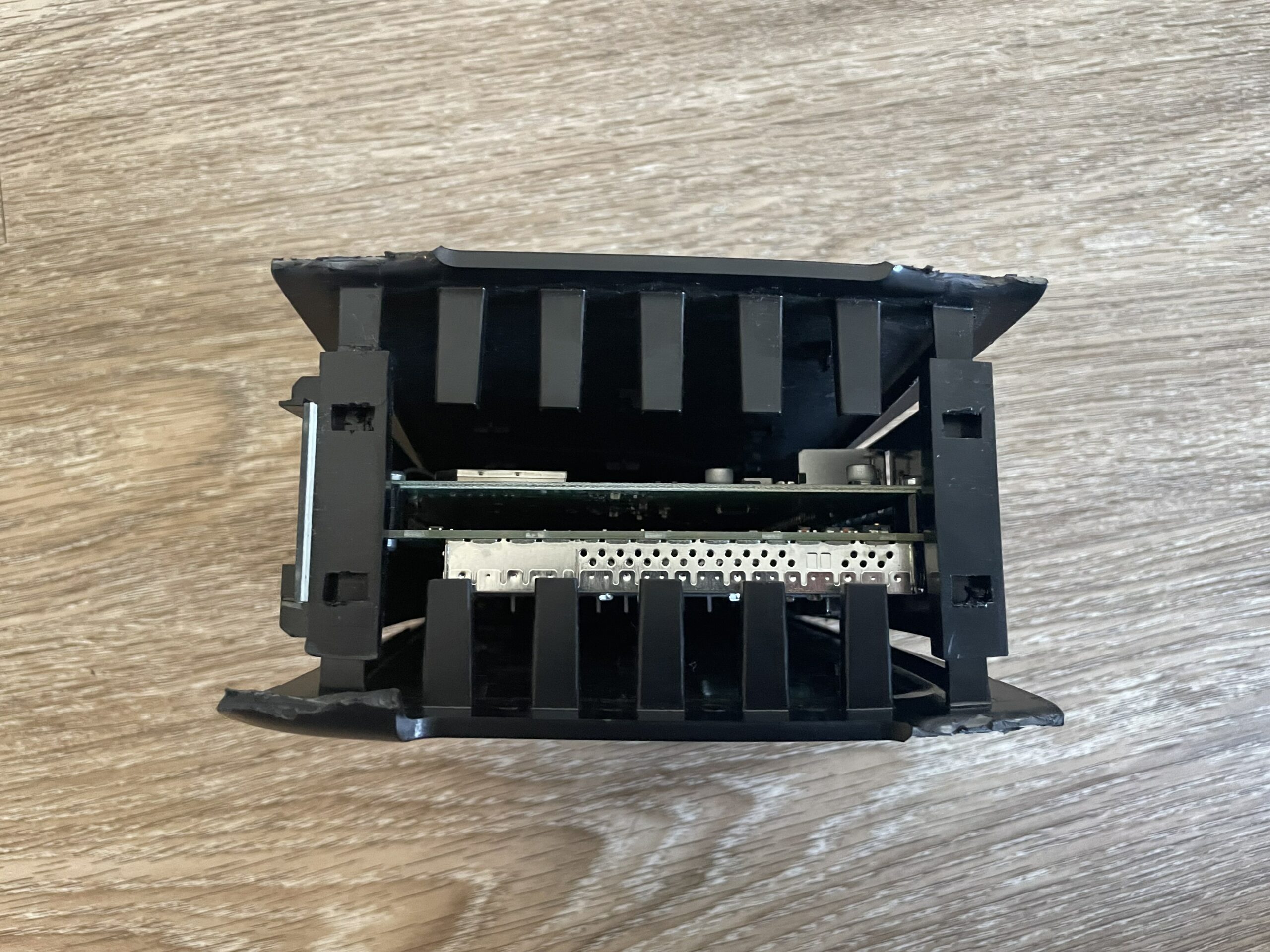 ht2000w-bottom-clips-removed