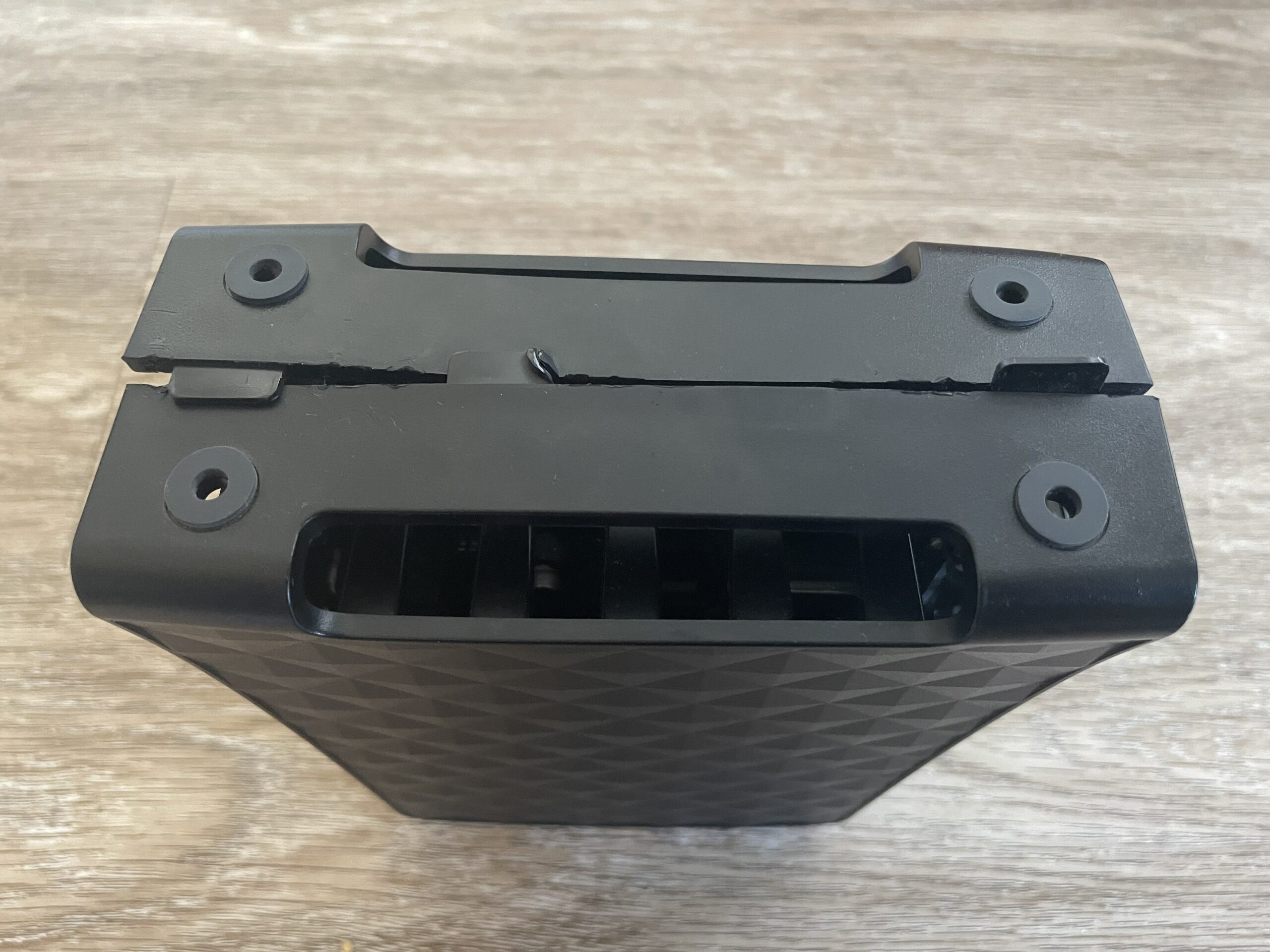 ht2000w-bottom-feet