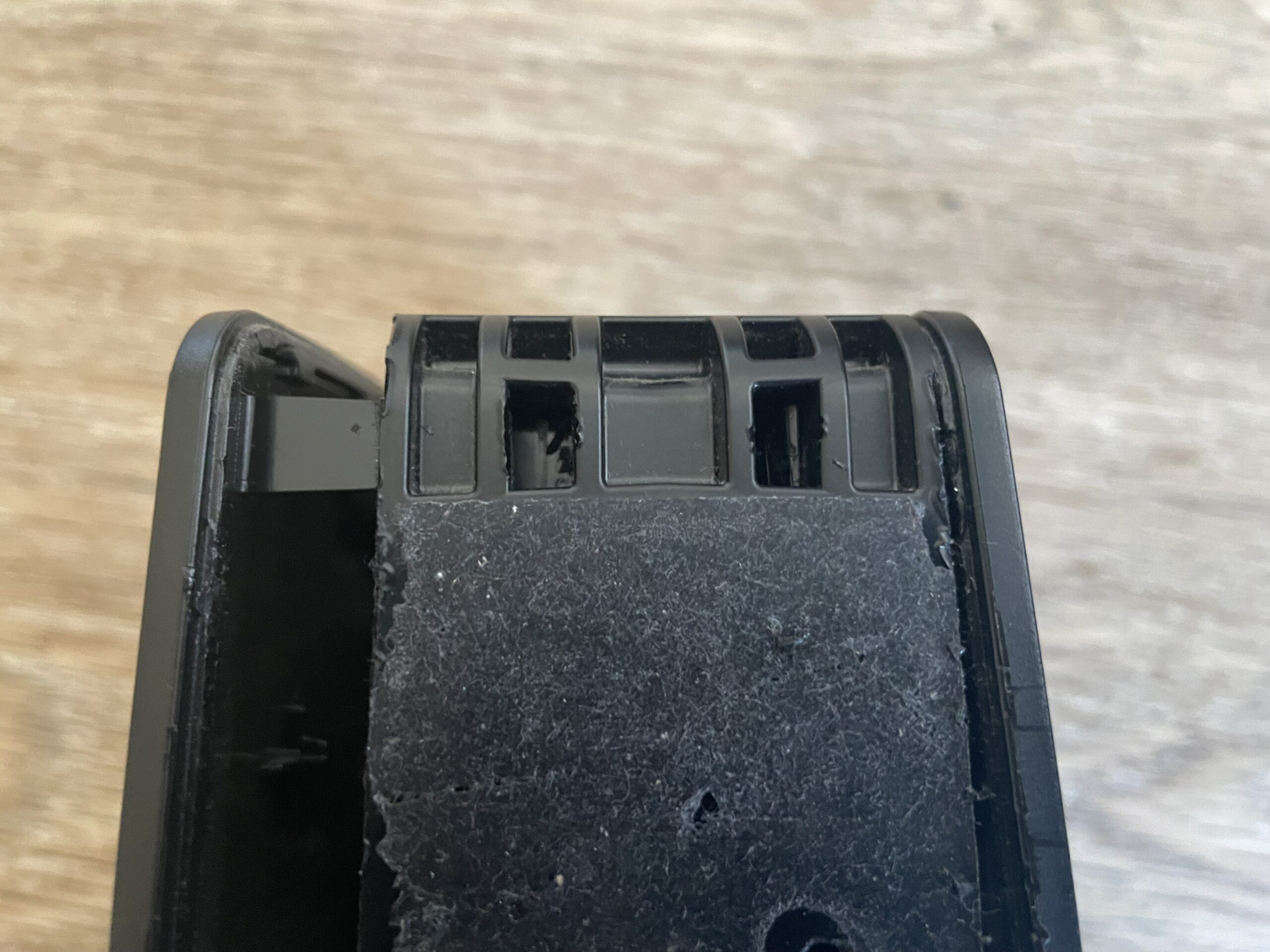 ht2000w-top-clips-back