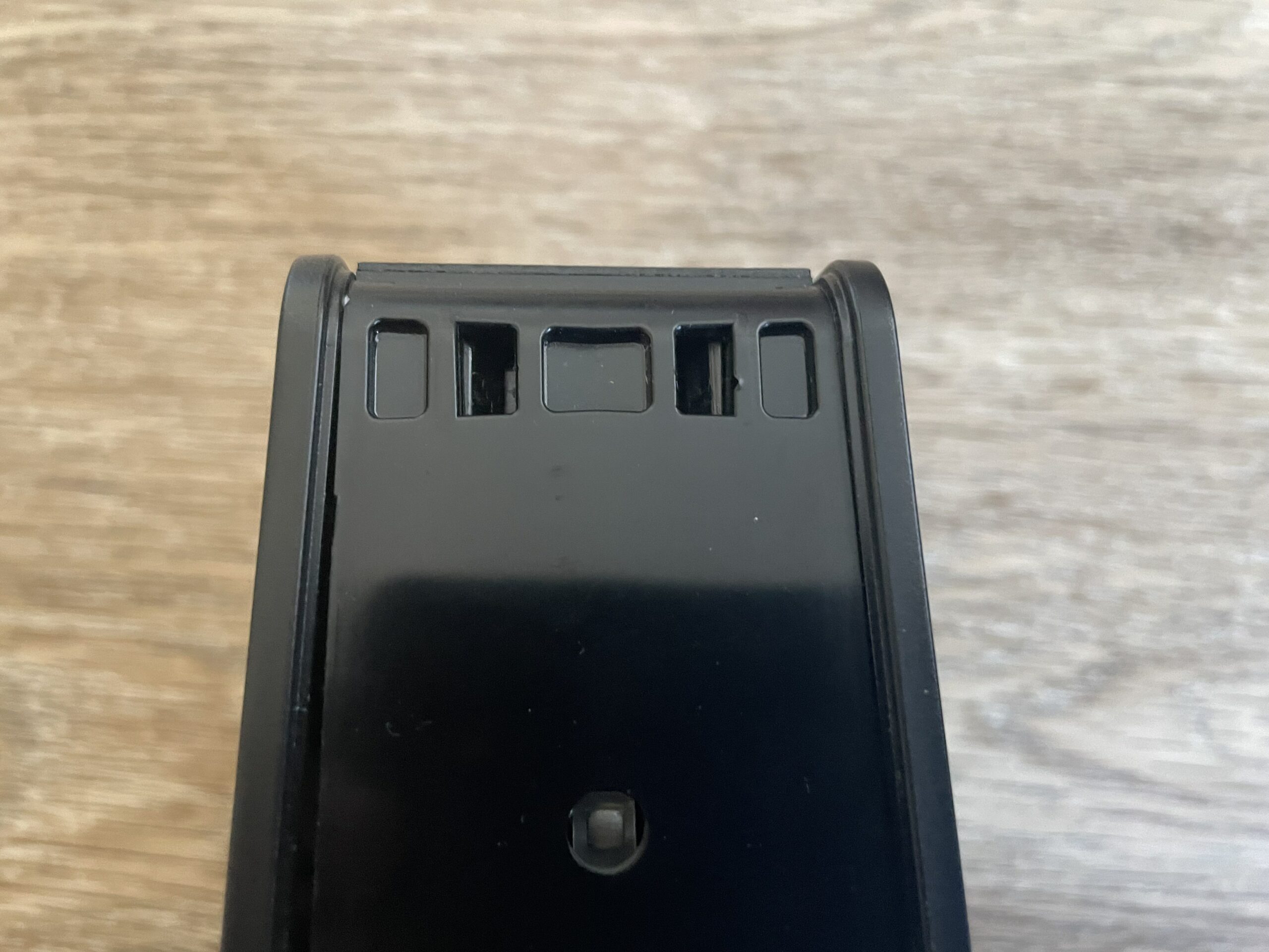 ht2000w-top-clips-front